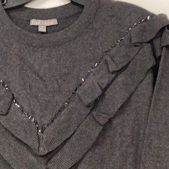 COPY - COPY - COPY - Beautiful c-neck with V shape ruffles at front/back - Picture 2 of 2